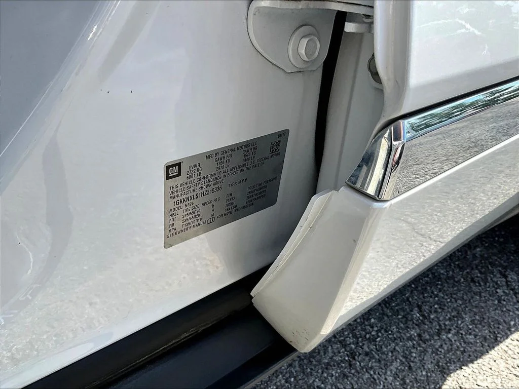 Used 2017 White GMC Denali image 23