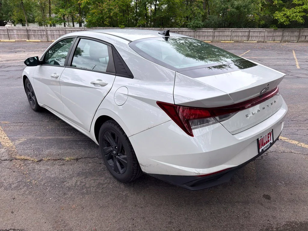 Used 2021 Gray Hyundai SEL image 11