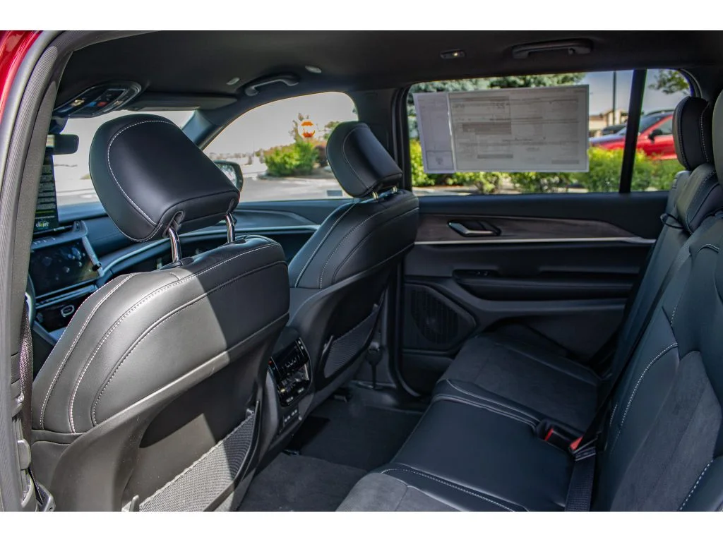 New 2026 Velvet Red Pearlcoat Jeep Laredo Altitude image 25