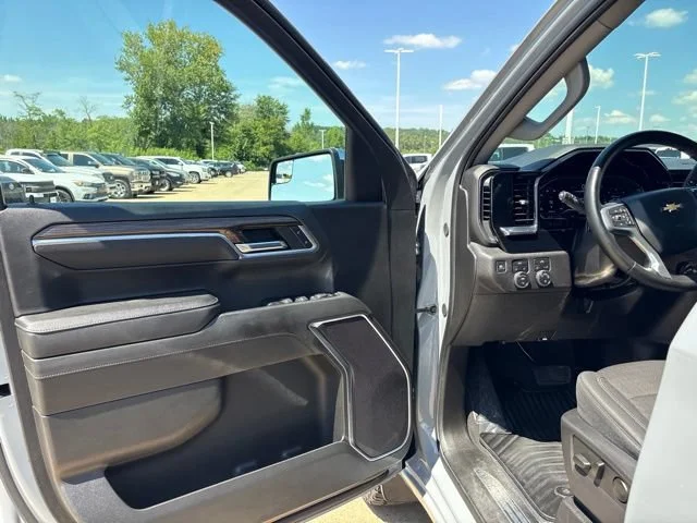 2024 Chevrolet Silverado 1500 LT - Photo 10