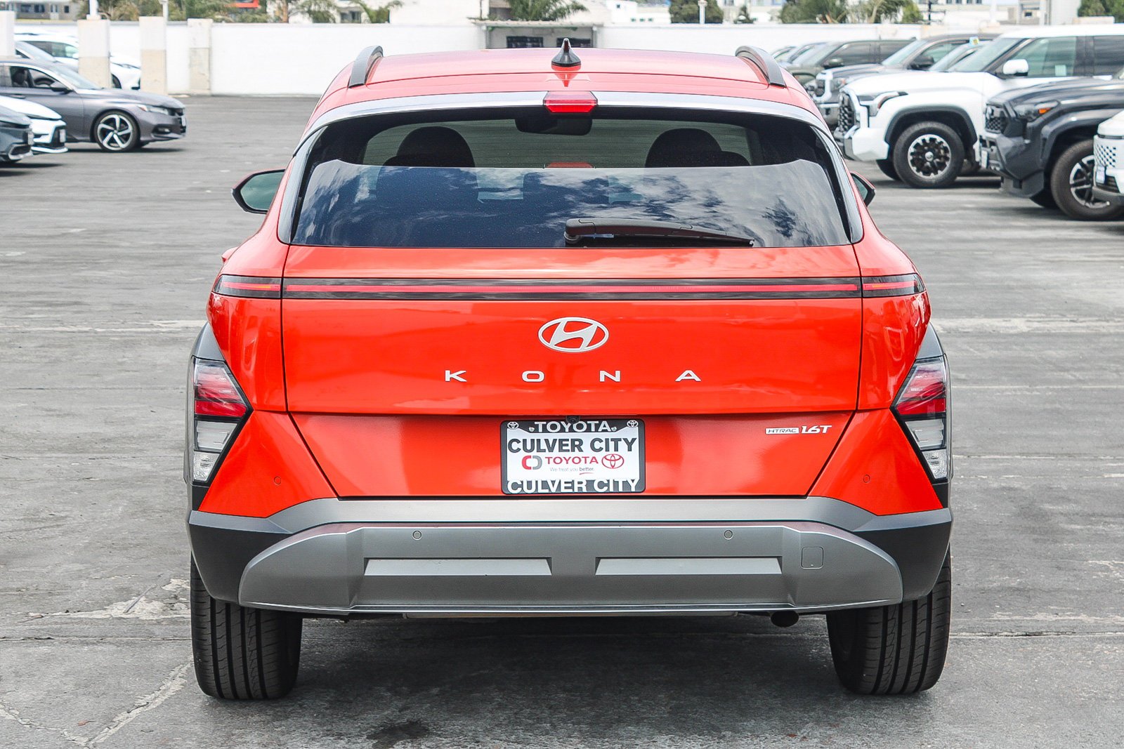 Used 2024 Soultronic Orange Pearl Hyundai Limited image 7