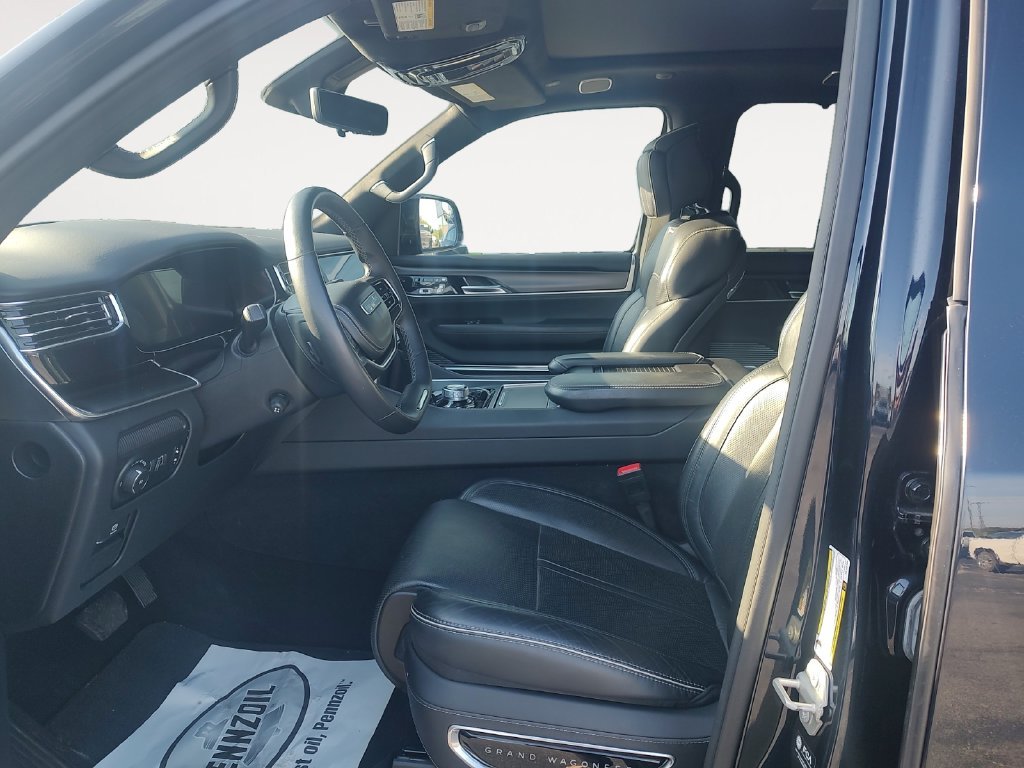 Used 2024 Black Jeep Series II image 9
