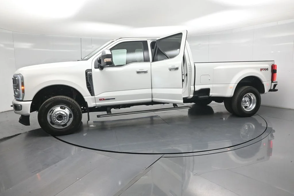 New 2026 White Ford Platinum image 33