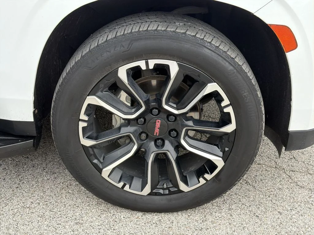 Used 2022 White GMC SLE image 34