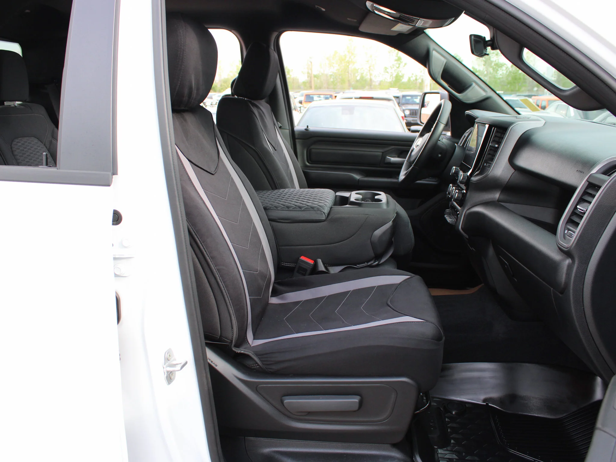 Certified Used 2026 White RAM Warlock * Twin-Turbo | Adaptive Cruise | Apple CarPlay | Bed Utility Group | Remote Start image 22