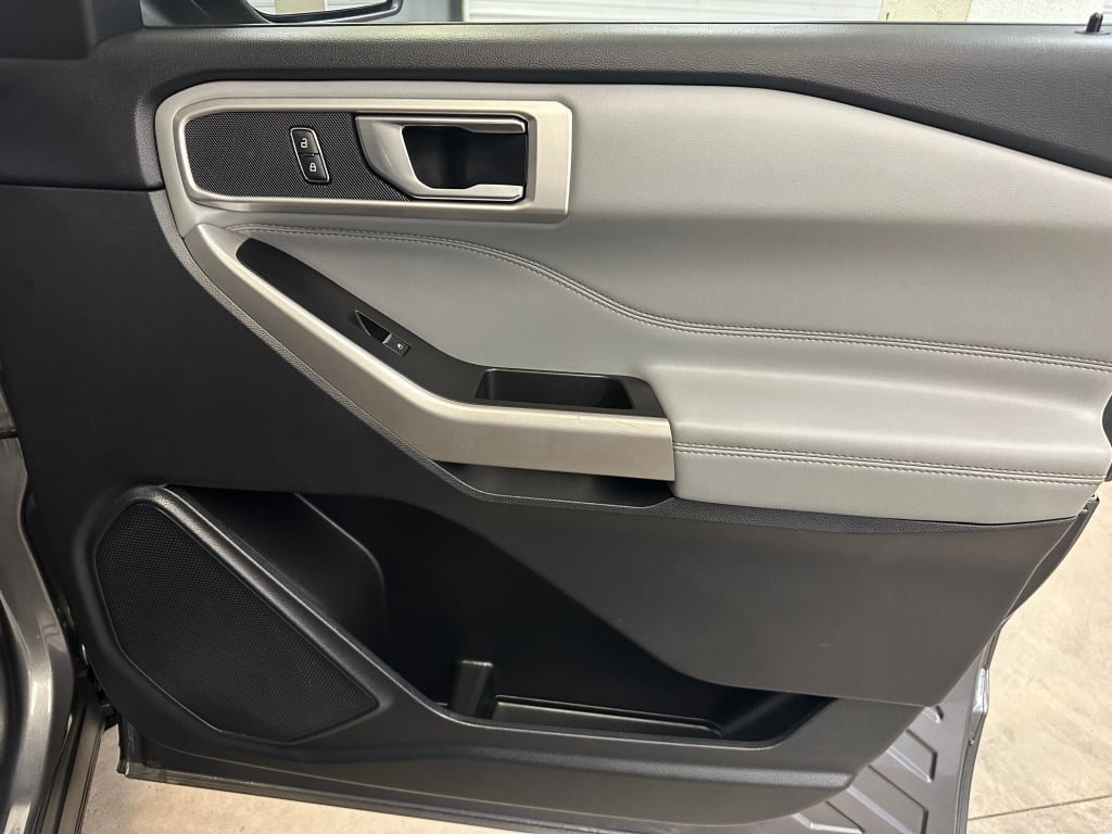 Used 2022 Gray Ford XLT image 30