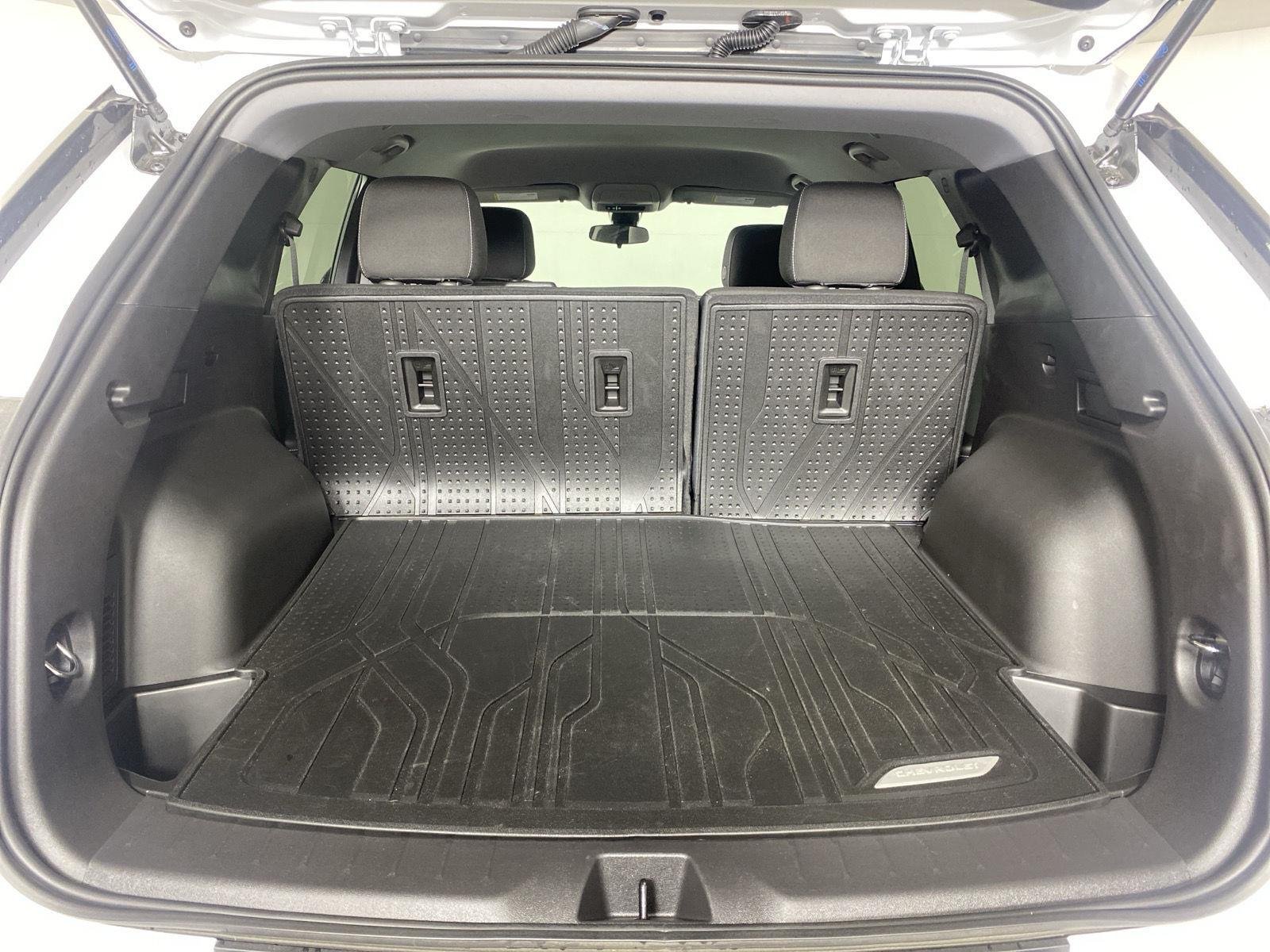Used 2026 Summit White Chevrolet LT image 25