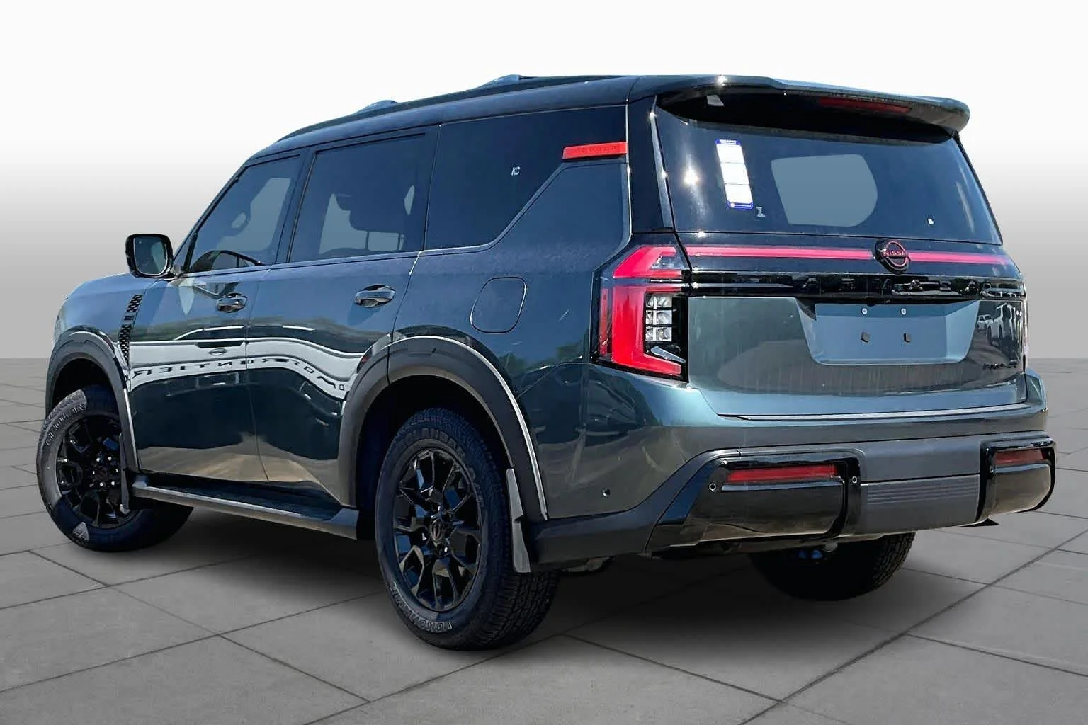 New 2026 Alpine Metallic / Super Black Two-tone Nissan PRO-4X image 7
