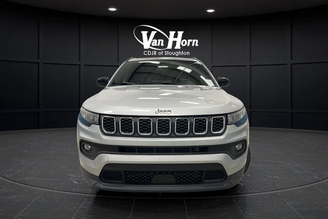Used 2024 Silver Jeep Latitude image 2