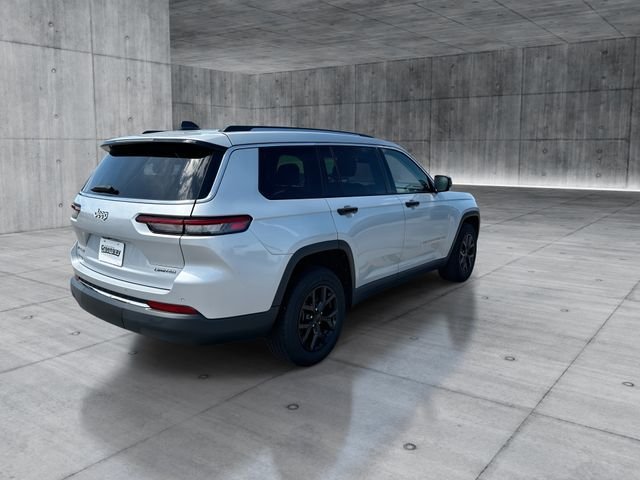 Used 2021 Silver Jeep Limited image 8