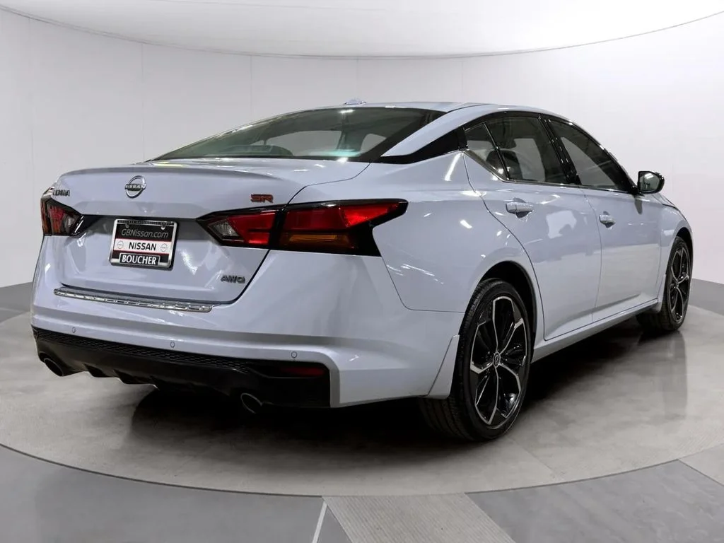 Certified Used 2023 Gray Sky Pearl Nissan 2.5 SR image 4