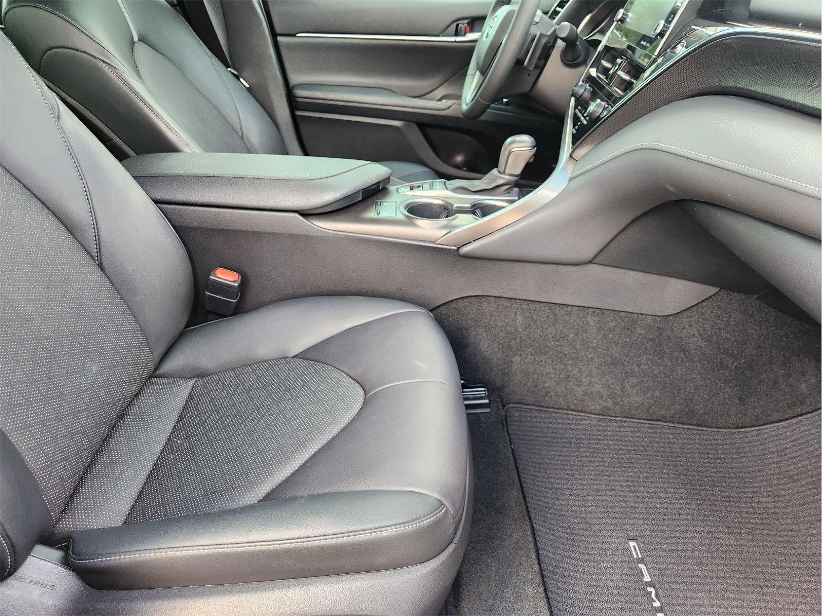 2022 Toyota Camry photo 14 of 33