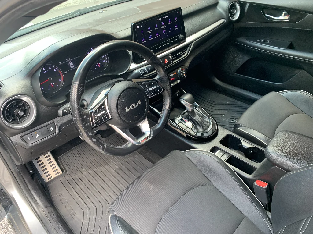 Used 2022 Steel Gray Kia GT-Line image 10