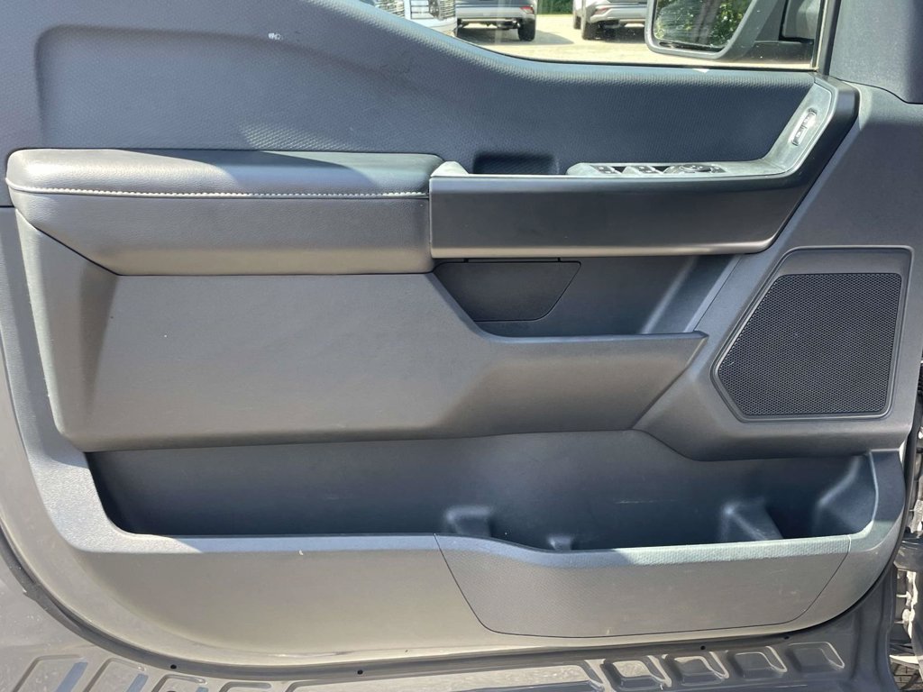 Used 2021  Ford XL image 13