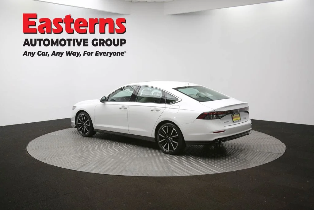 Used 2024 White Honda Touring image 61