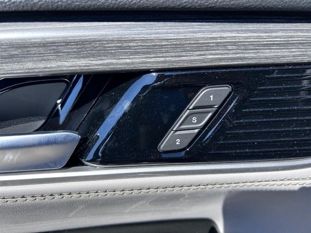 Used 2024 Velvet Red Pearl Coat (prv) Wagoneer Series II image 24