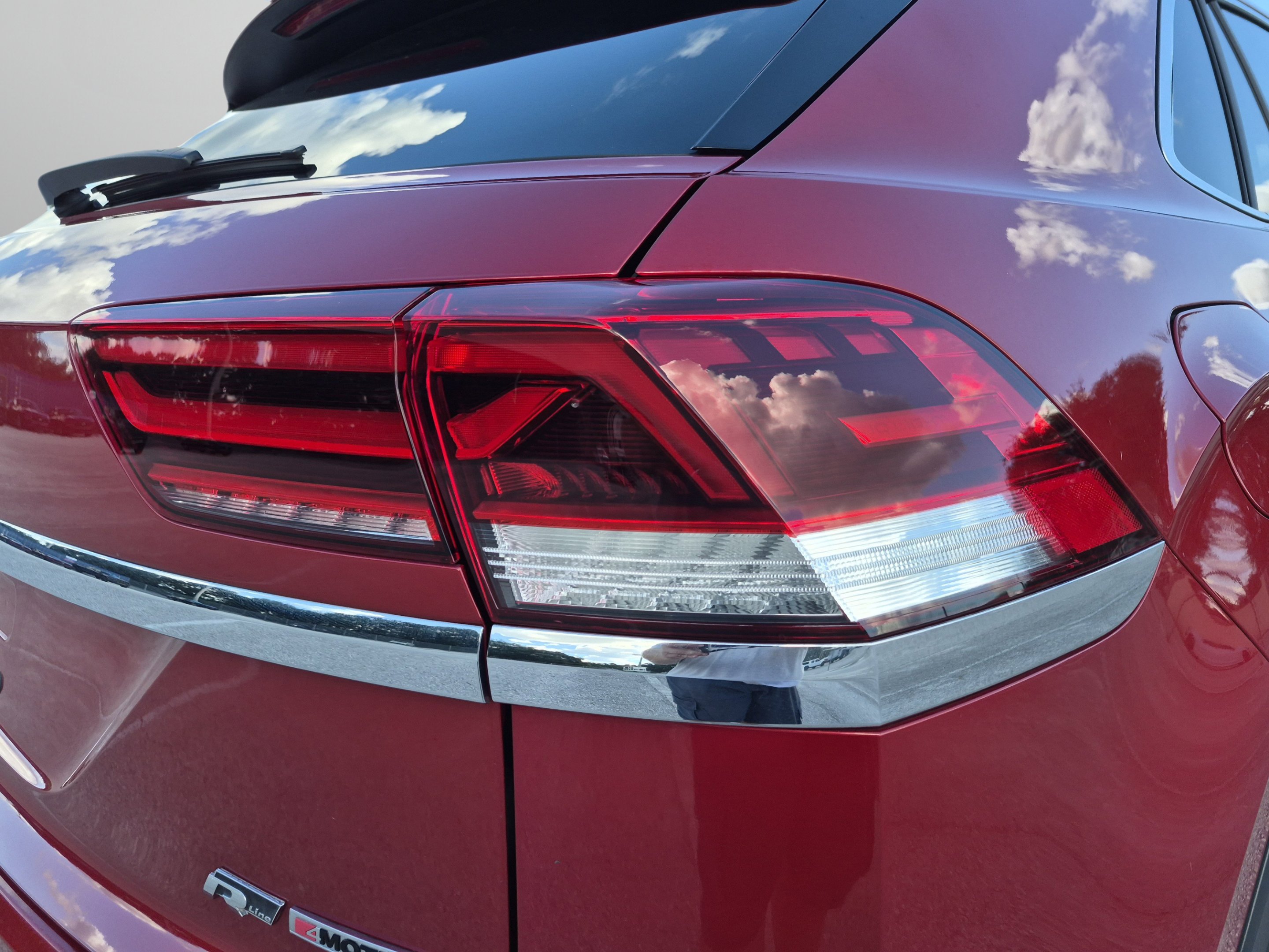 Used 2021 Aurora Red Metallic Volkswagen 3.6L V6 SEL Premium R-Line image 60