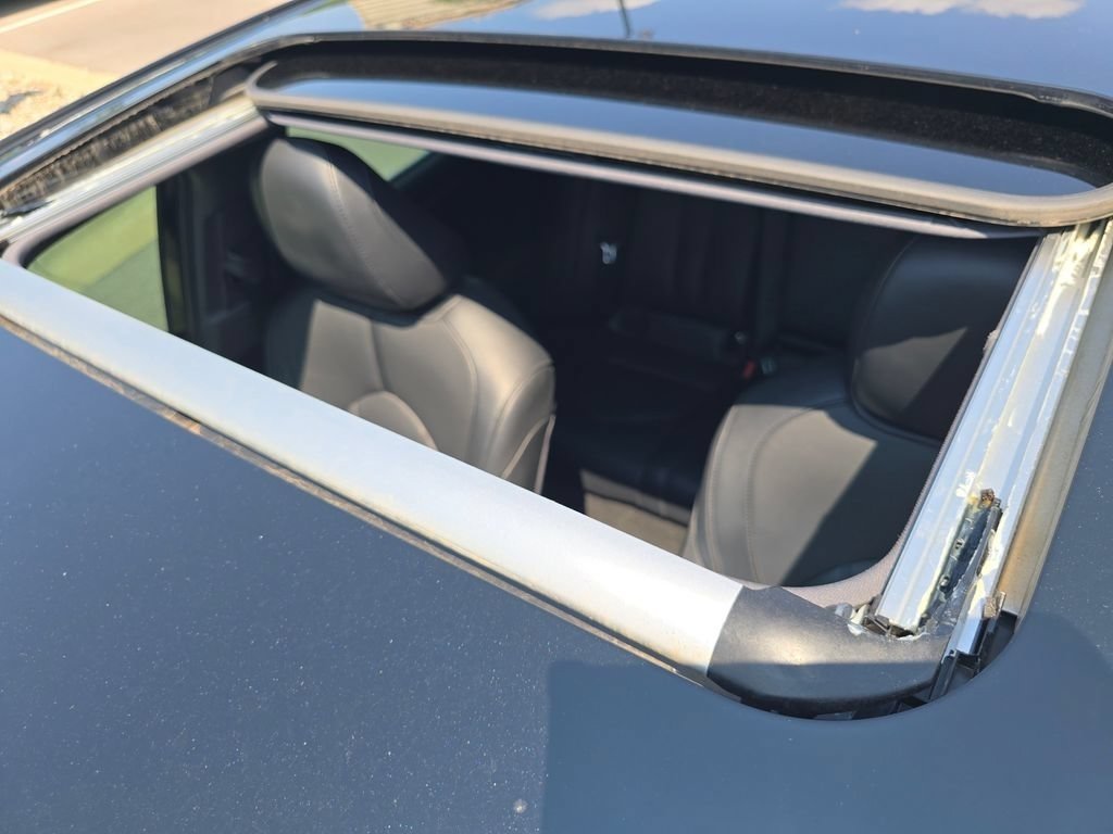Used 2019 Midnight Black Metallic Toyota XLE image 8