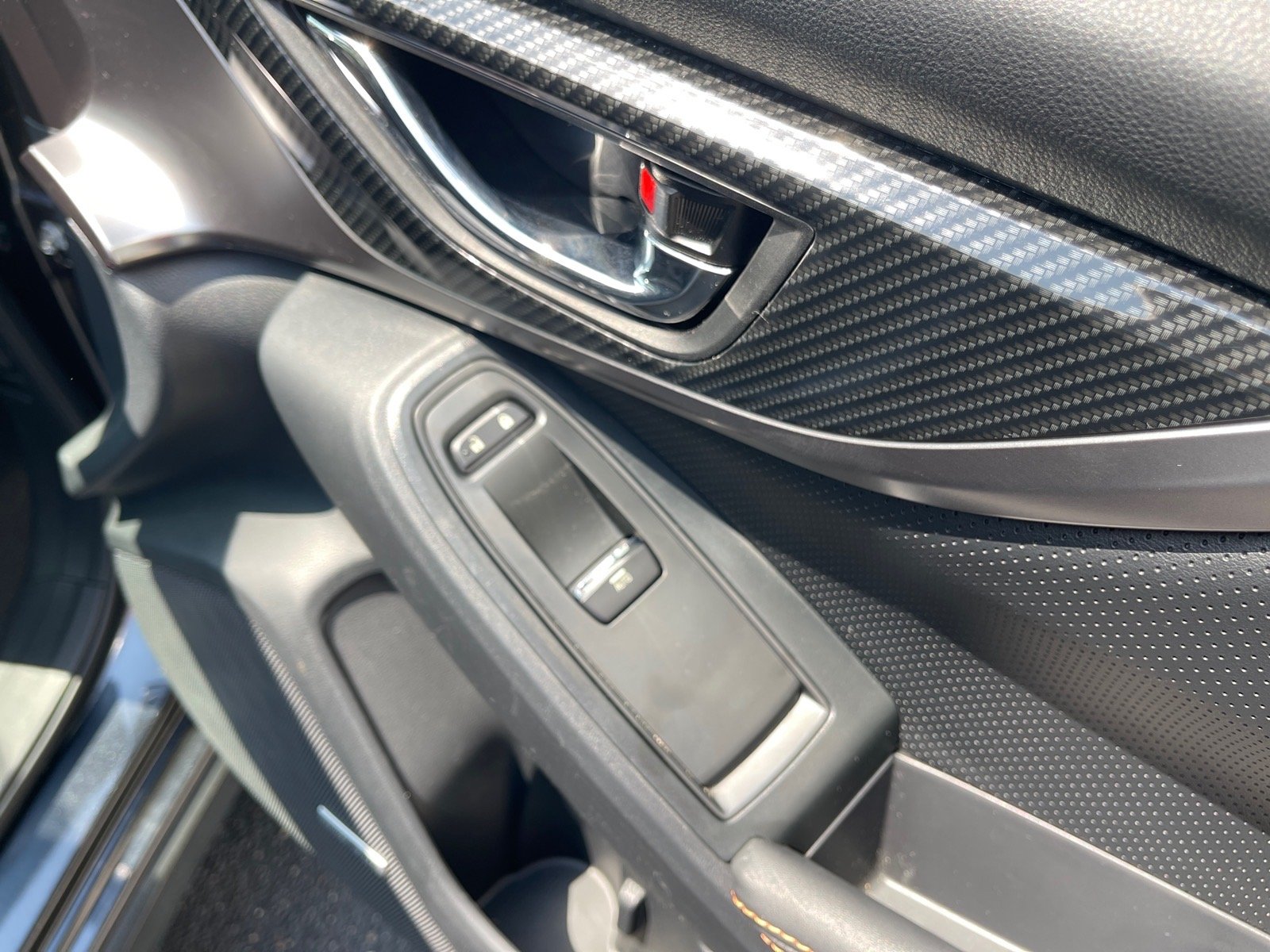 Used 2018 Dark Gray Metallic Dgm Subaru 2.0i Limited image 19