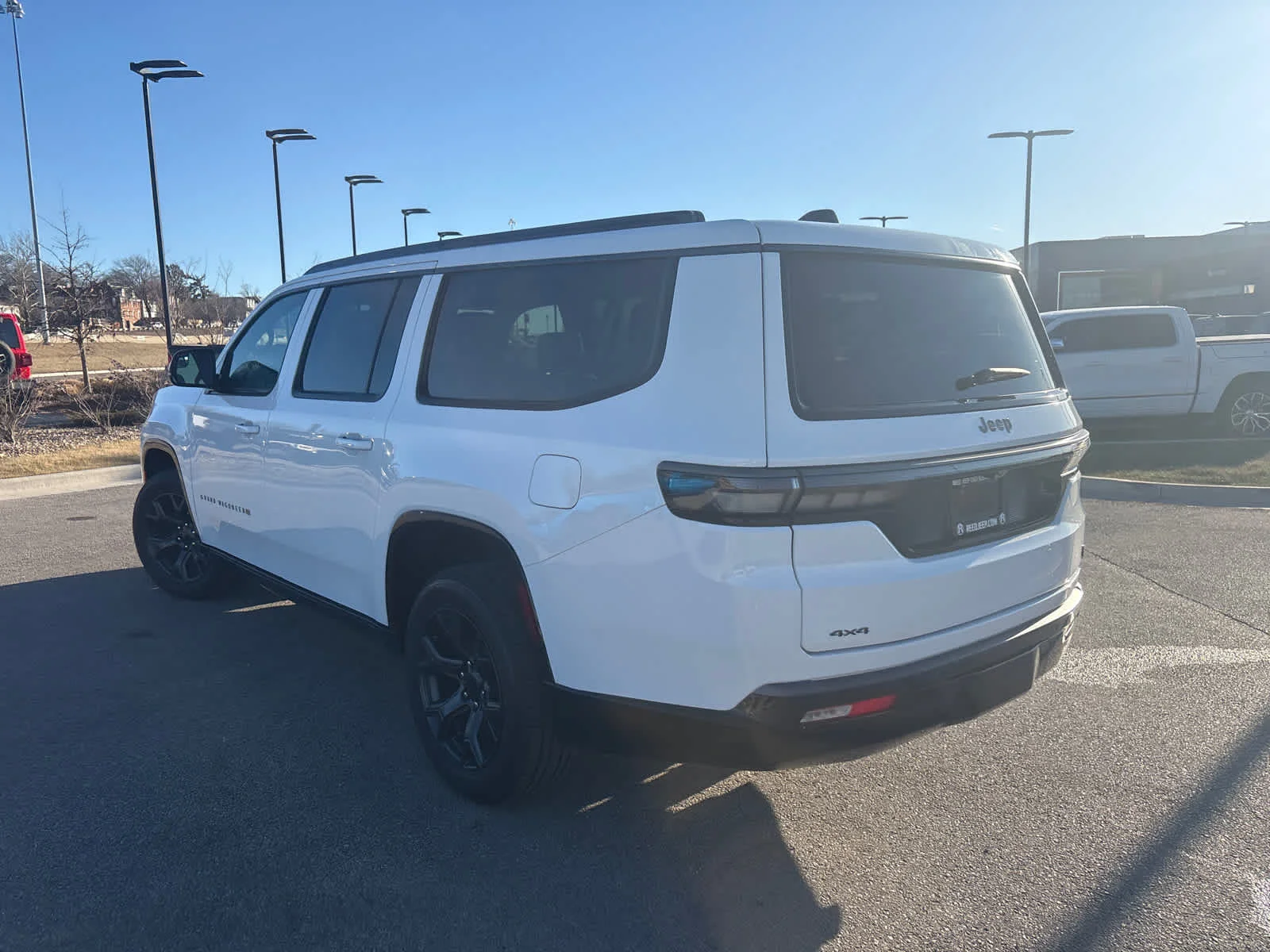 New 2026 Bright White Clear-Coat Exterior Paint Jeep Limited Altitude image 7
