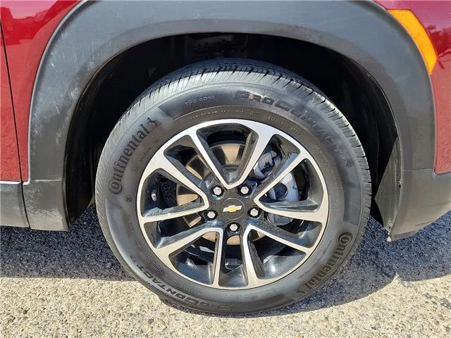 Used 2025 Crimson Metallic Chevrolet LT Front-Wheel Drive image 7