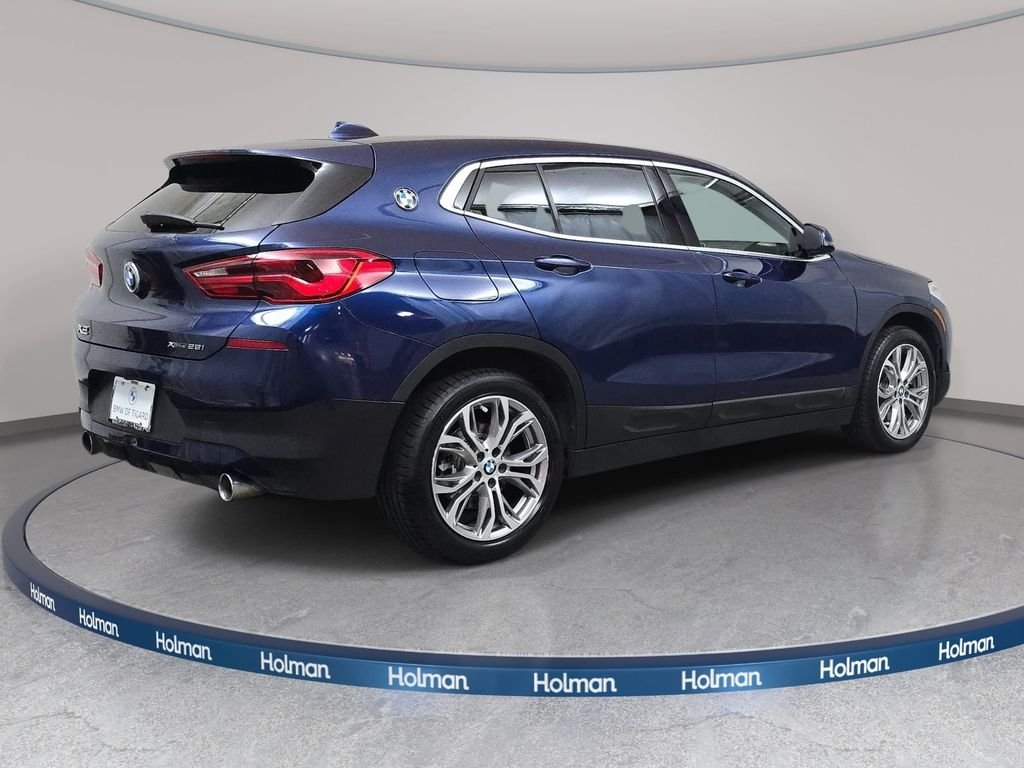 Used 2018 Mediterranean Blue Metallic BMW xDrive28i image 5