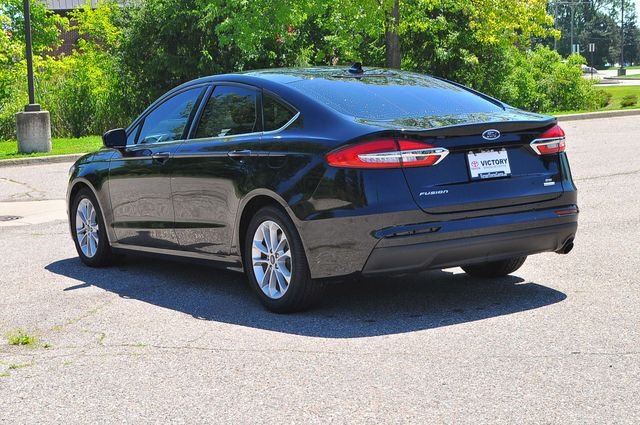 Used 2020 Black Ford SE image 5