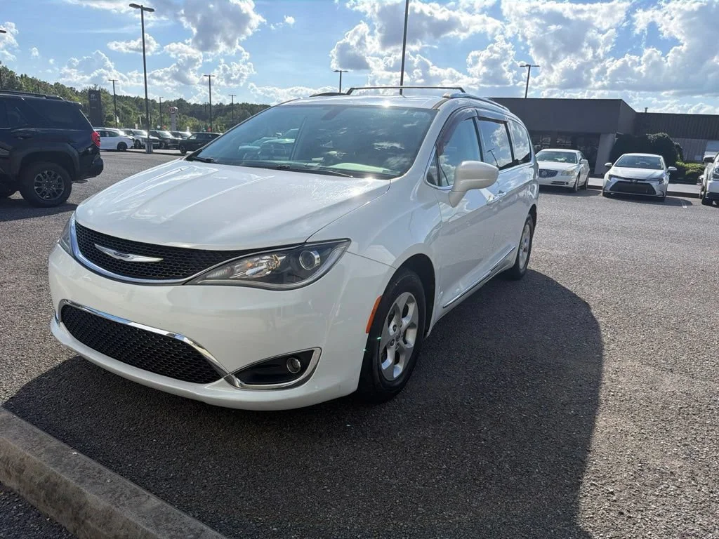 Used 2017 Bright White Clearcoat Chrysler Touring-L Plus image 2
