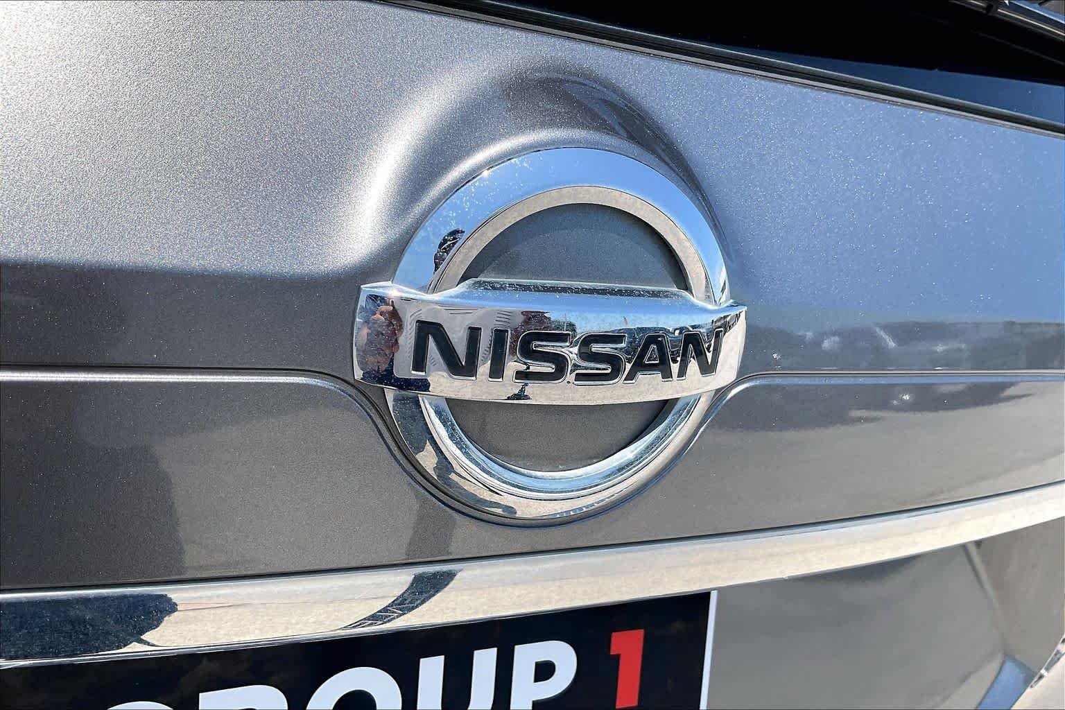 Used 2017 Gun Metallic Nissan SL image 29