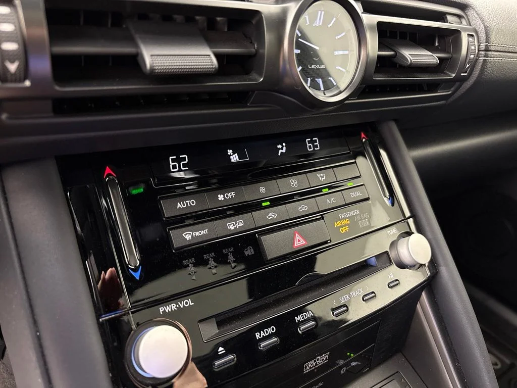 Used 2024 White Lexus 500 F SPORT Performance Premium image 43