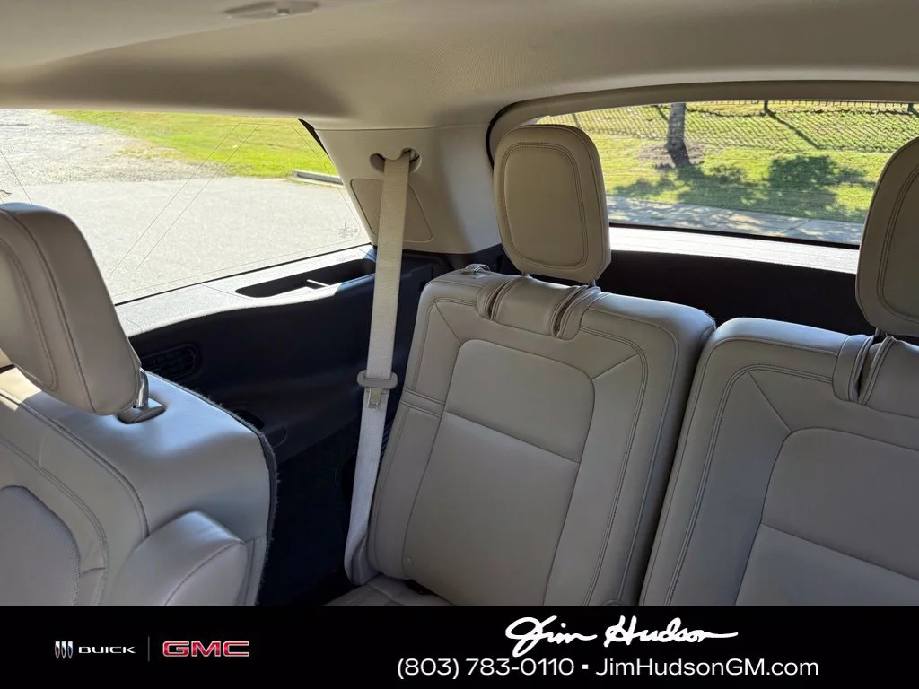 Used 2020 White Lincoln Reserve image 28