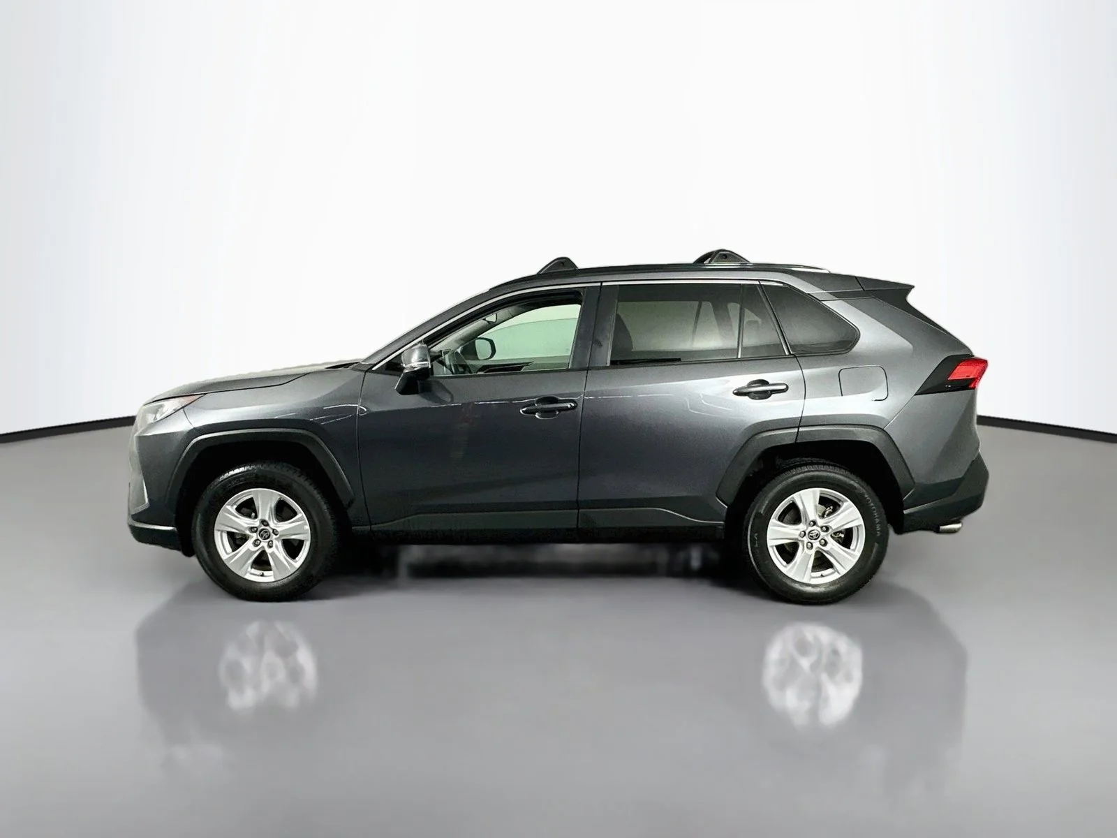 Used 2021 Magnetic Gray Metallic Toyota XLE image 4