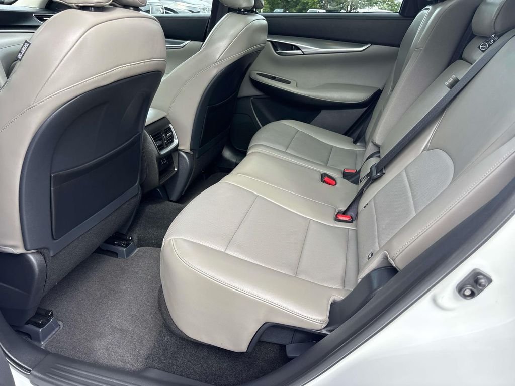 Certified Used 2025 White INFINITI LUXE image 11