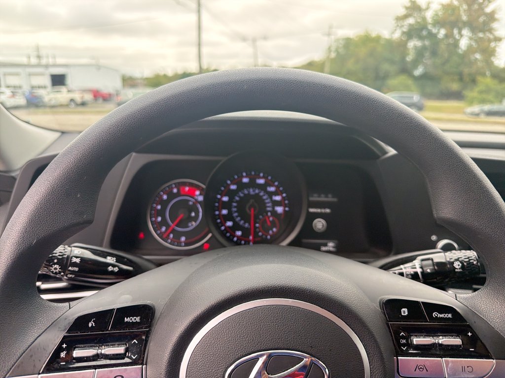 Used 2022 Gray Hyundai SEL image 18