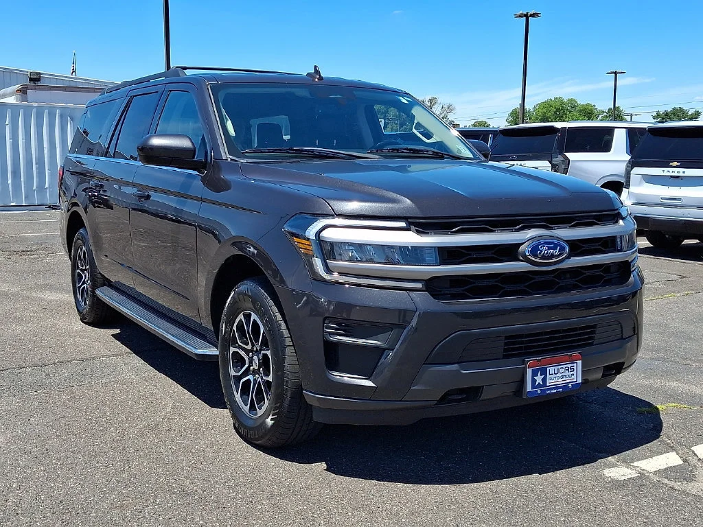 Used 2022 Gray Ford XLT MAX image 2