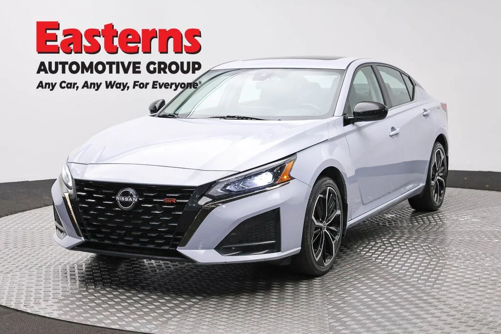 Used 2025 Gray Nissan 2.5 SR image 1