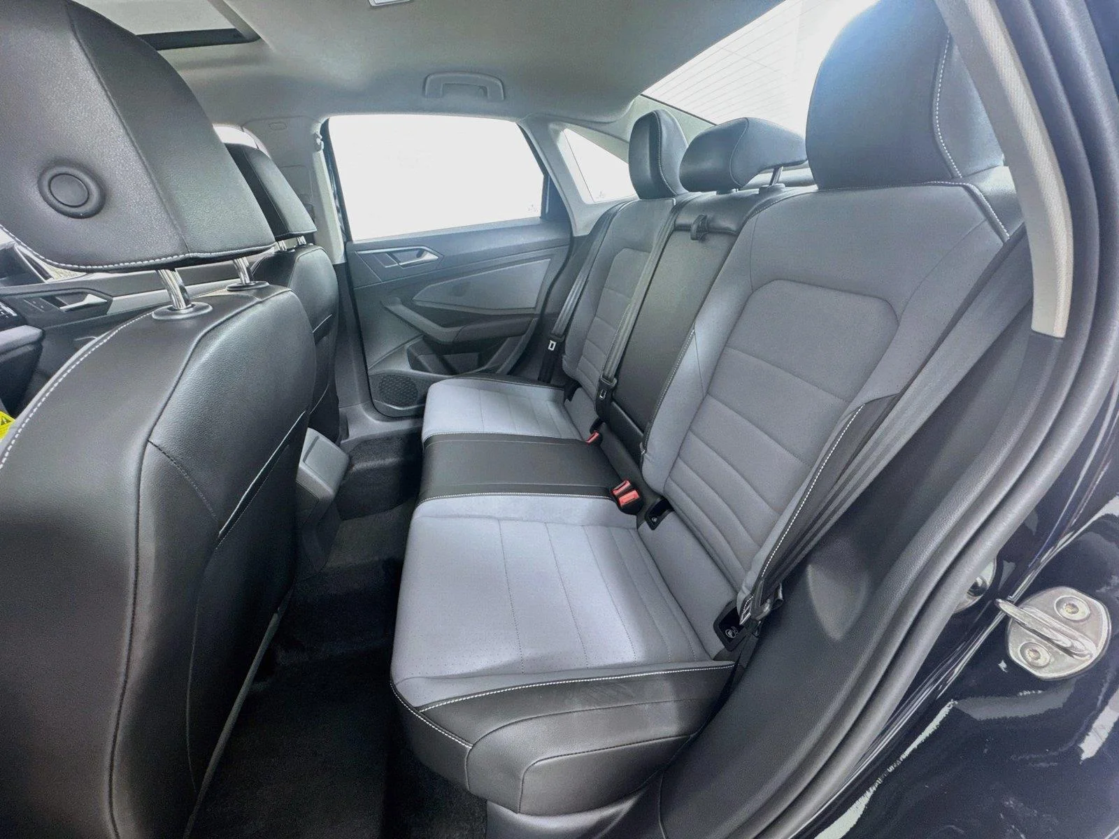 New 2027  Volkswagen SE image 24