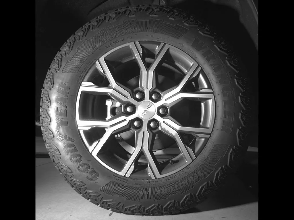 Used 2024 White GMC AT4 image 16
