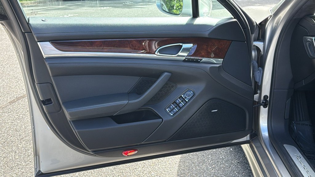 Used 2011 Silver Porsche  image 9