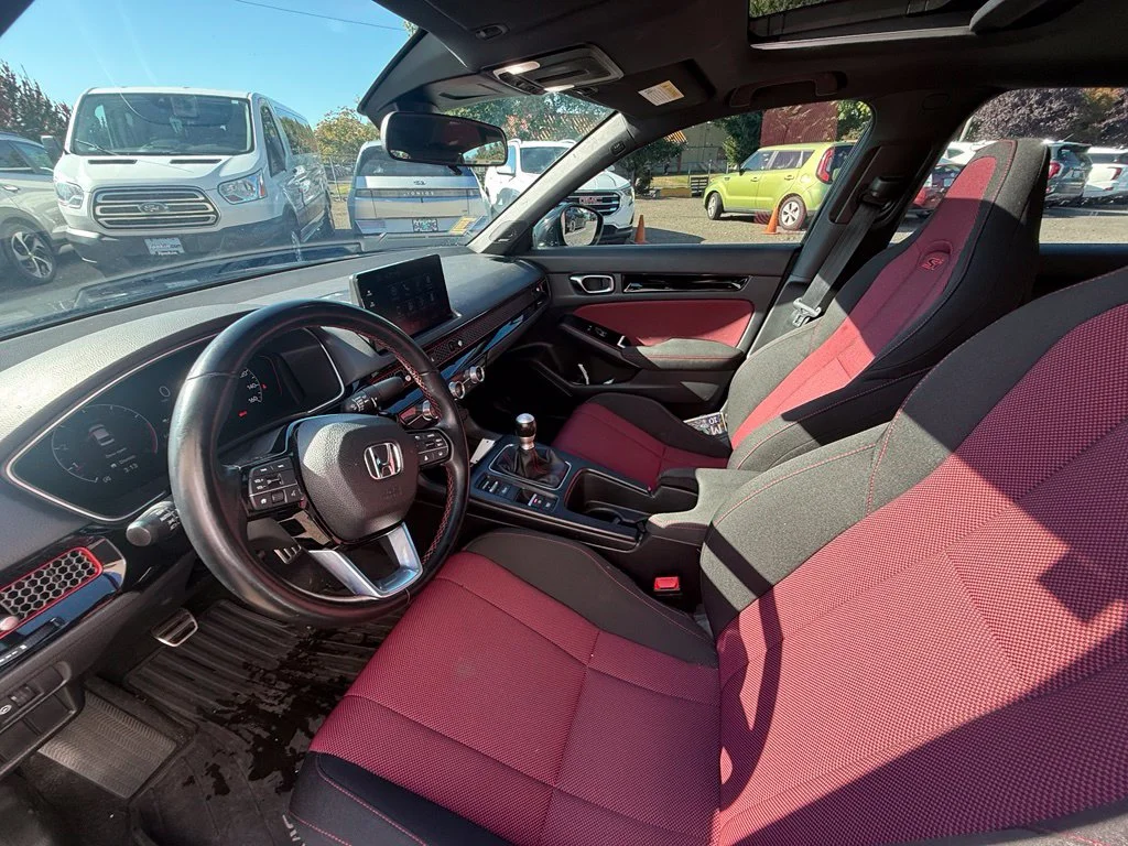 Used 2024  Honda Base image 19