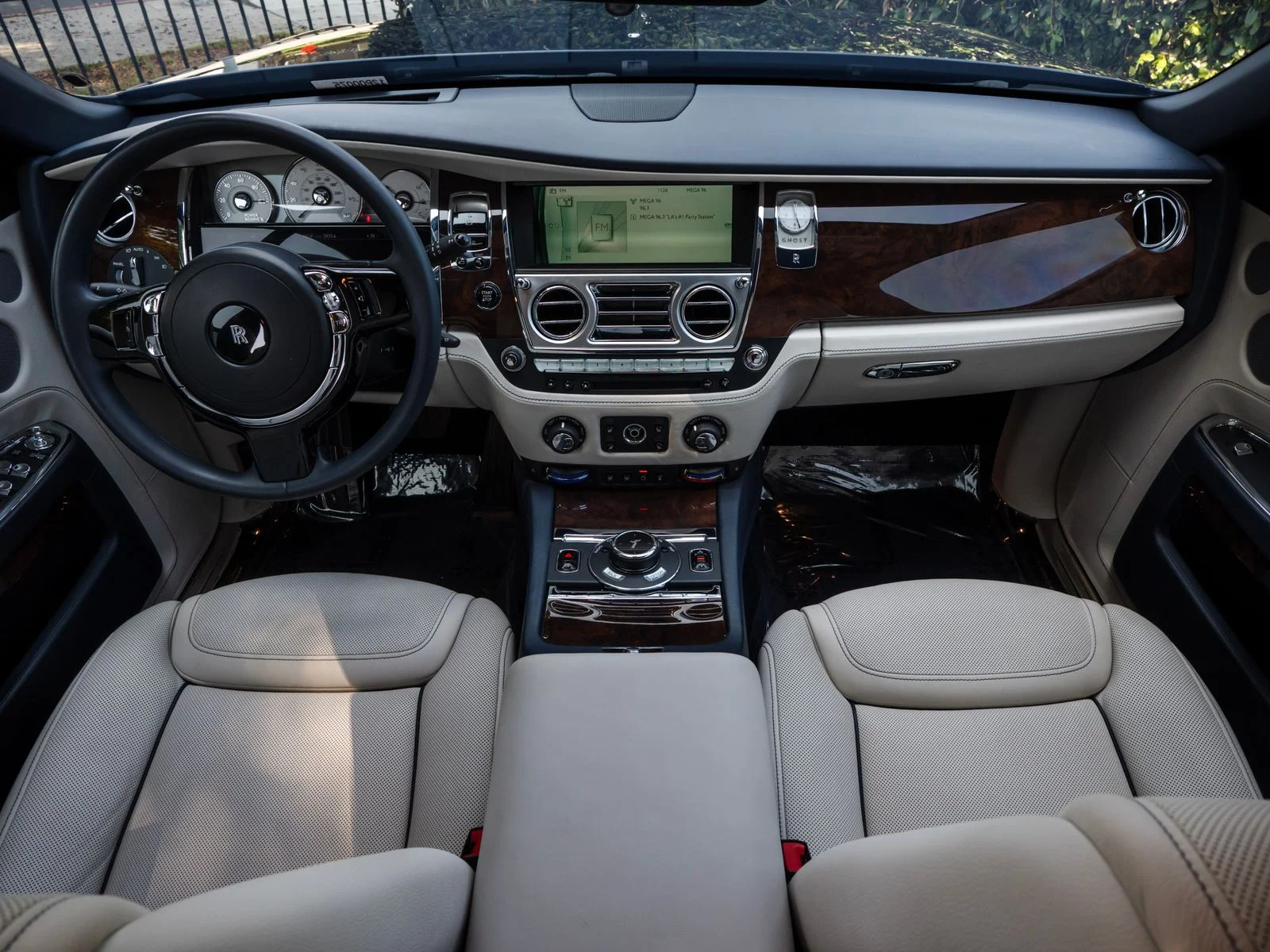 Certified Used 2016 Midnight Sapphire Rolls-Royce  image 4