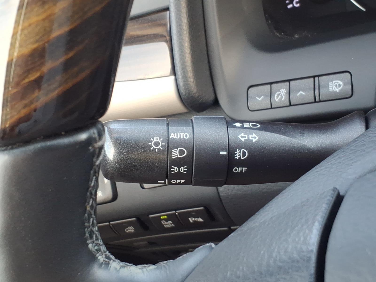 Used 2016 Atomic Silver Lexus Base image 22