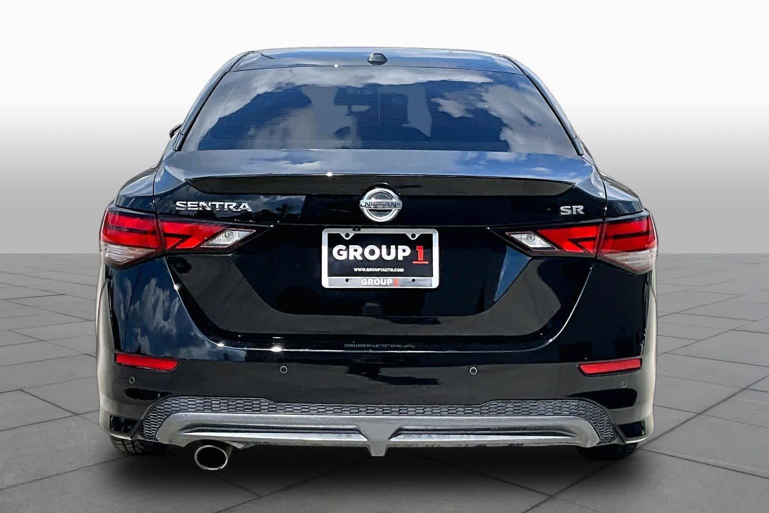 Used 2022 Super Black Nissan SR image 5