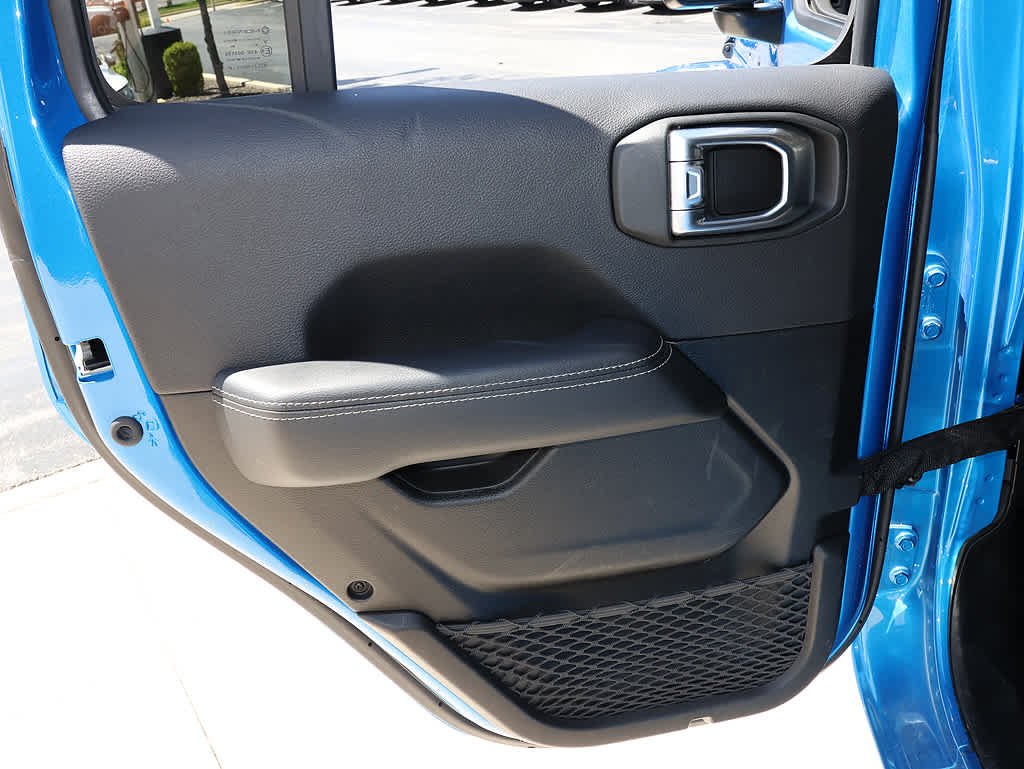 2023 Jeep Wrangler 4-Door Sahara - Photo 29