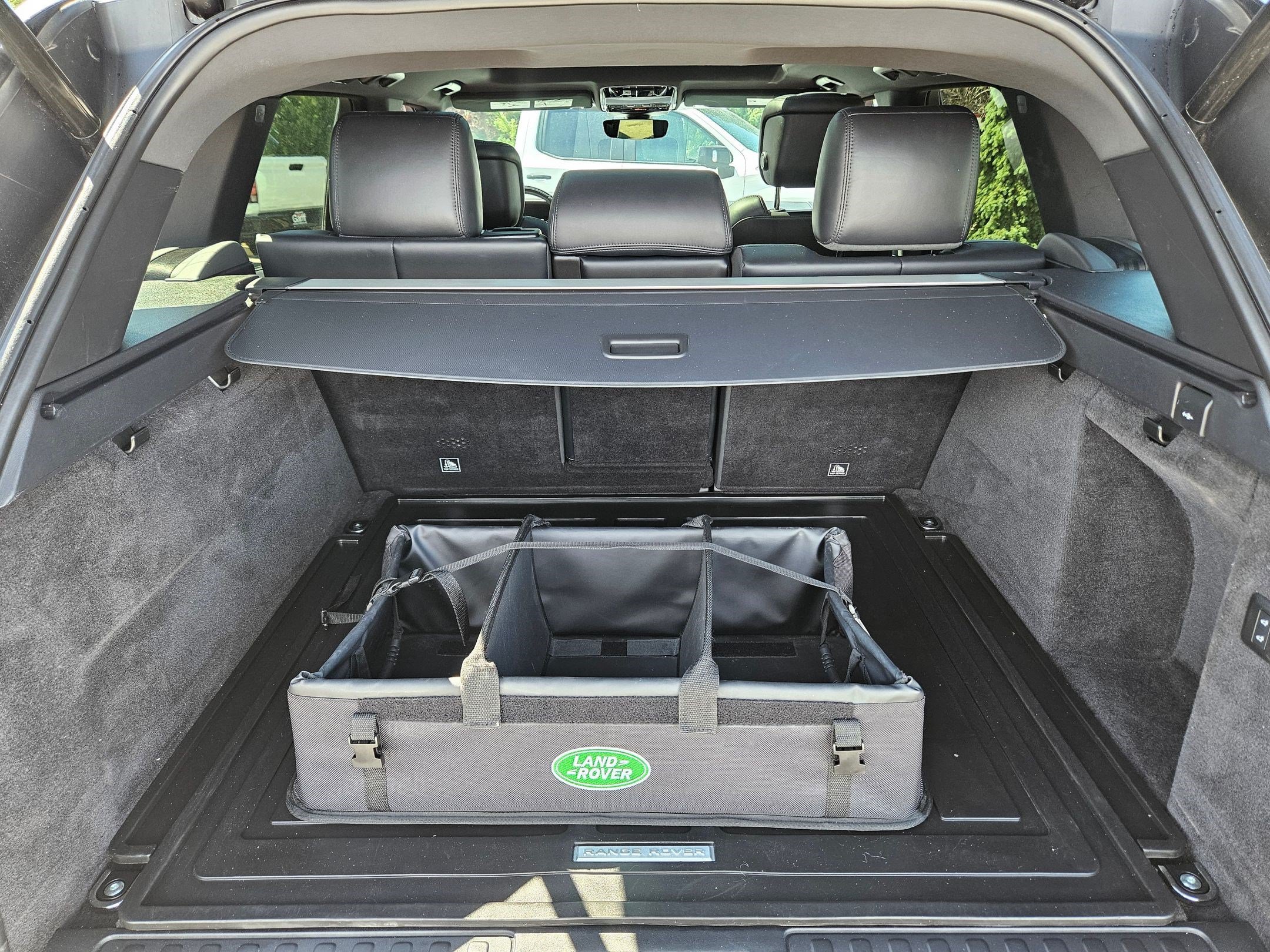 Used 2022 White Land Rover HSE Dynamic image 29