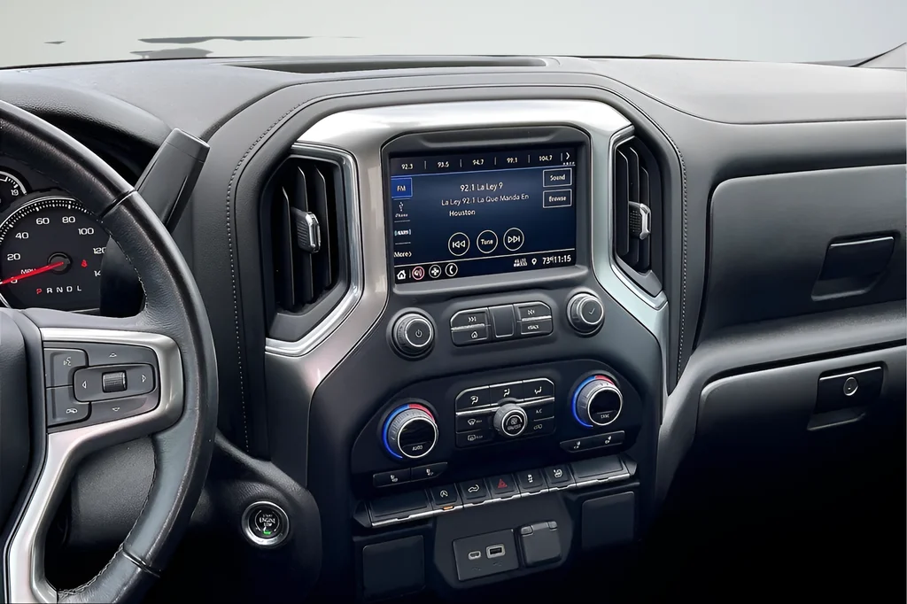 Used 2022 Silver Chevrolet RST image 9
