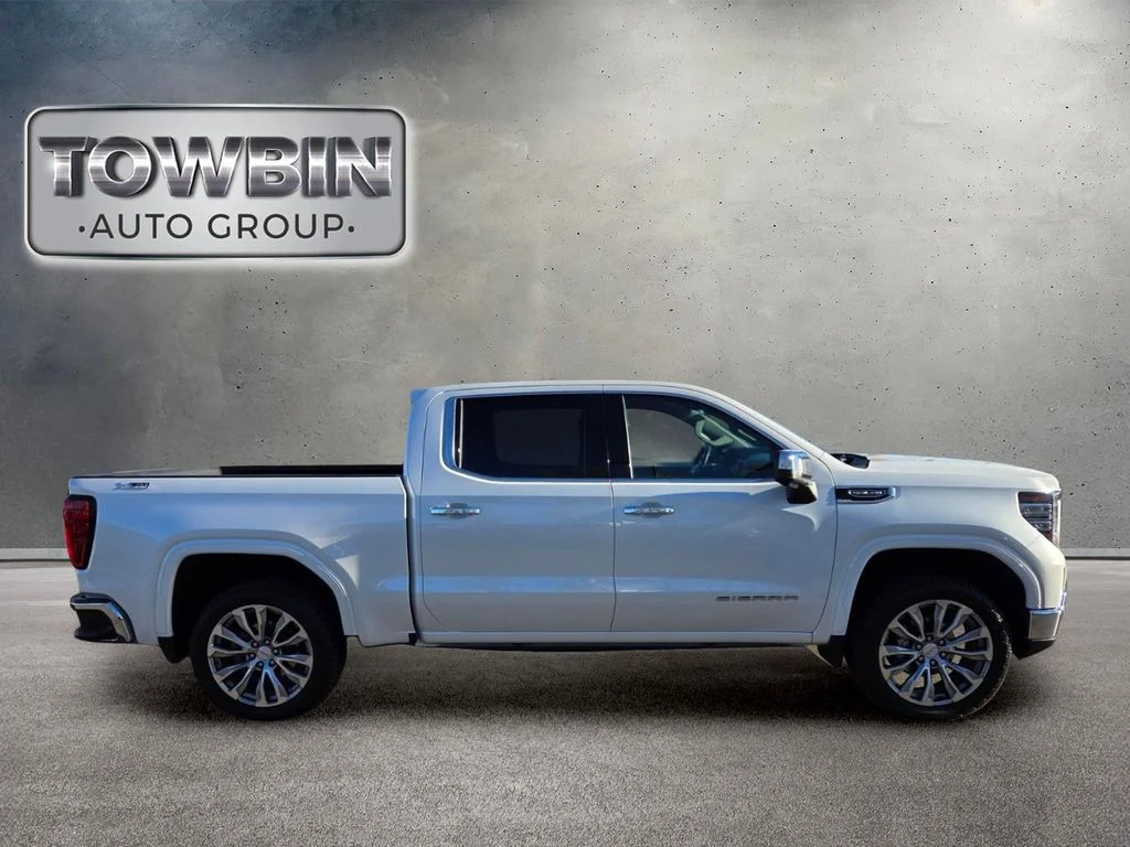Used 2023 White GMC SLT image 3