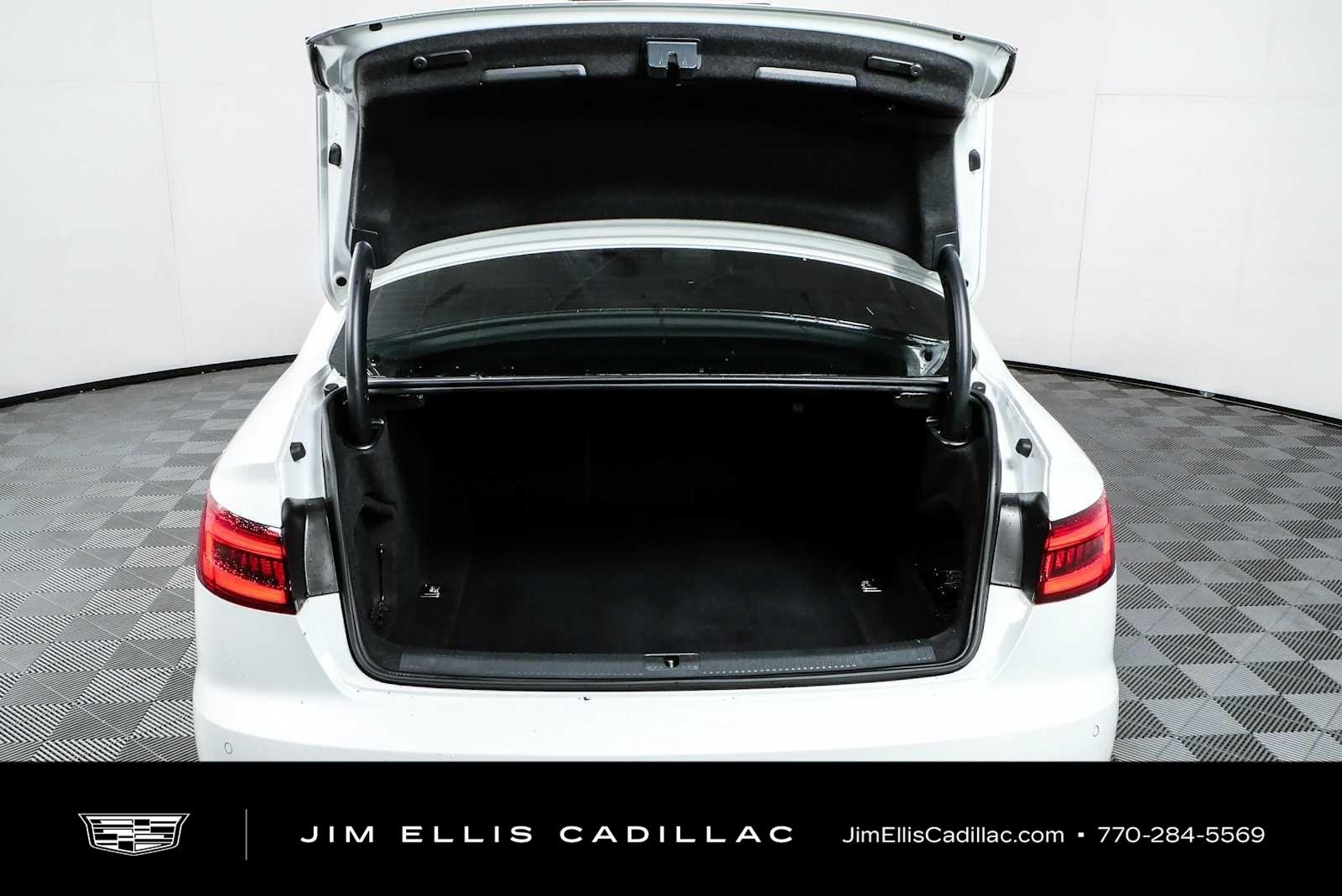 Used 2019 Glacier White Metall Audi Premium Plus image 31