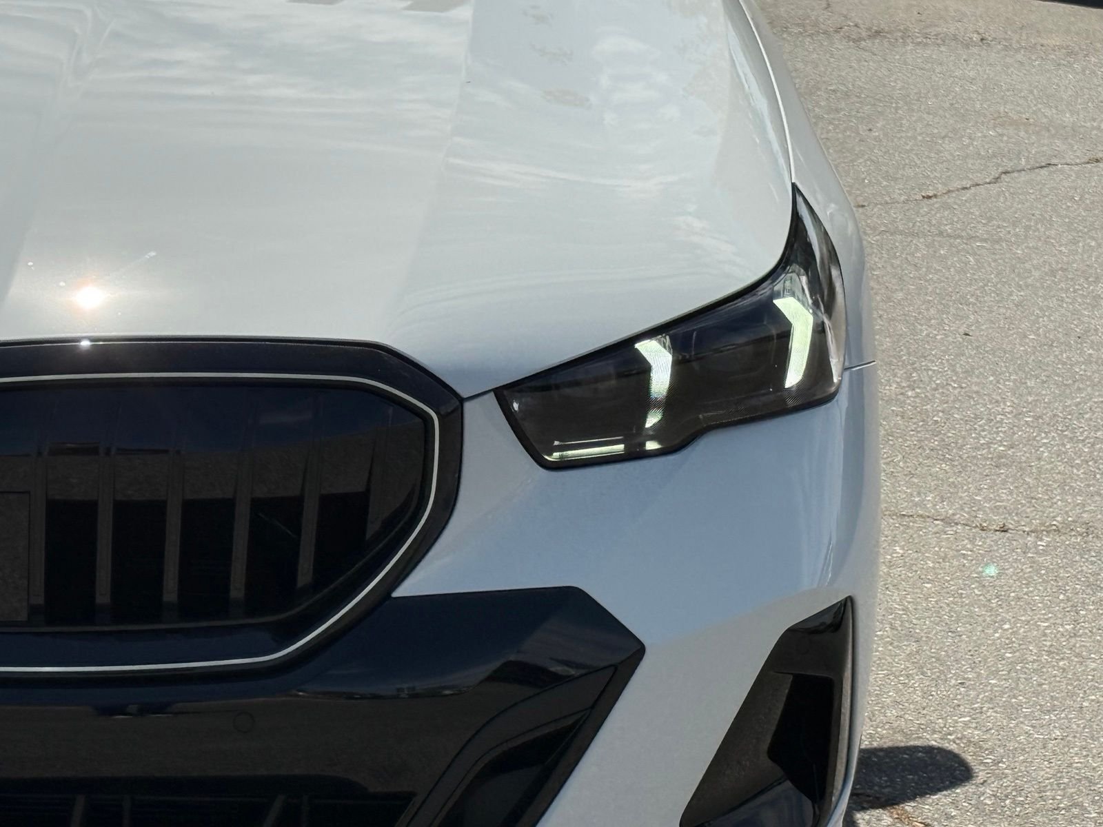 New 2027 Alpine White BMW 530i image 13