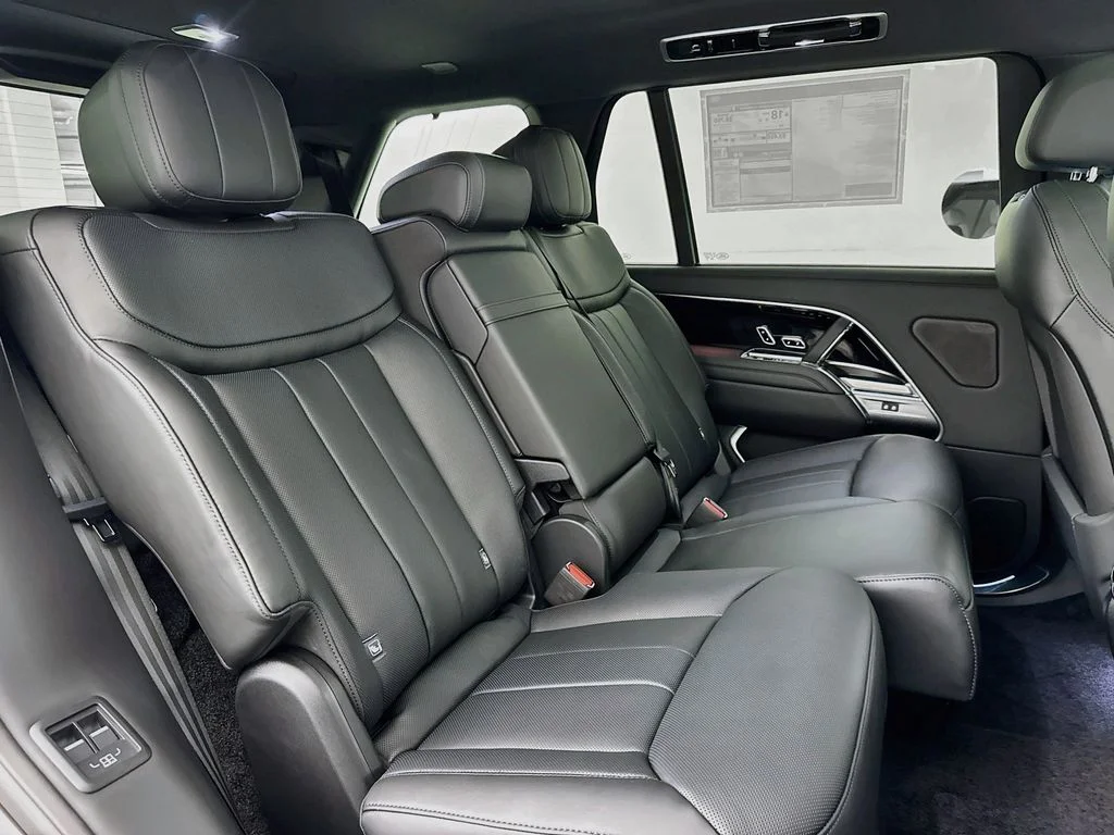 New 2026 Charente Grey Land Rover SE image 28
